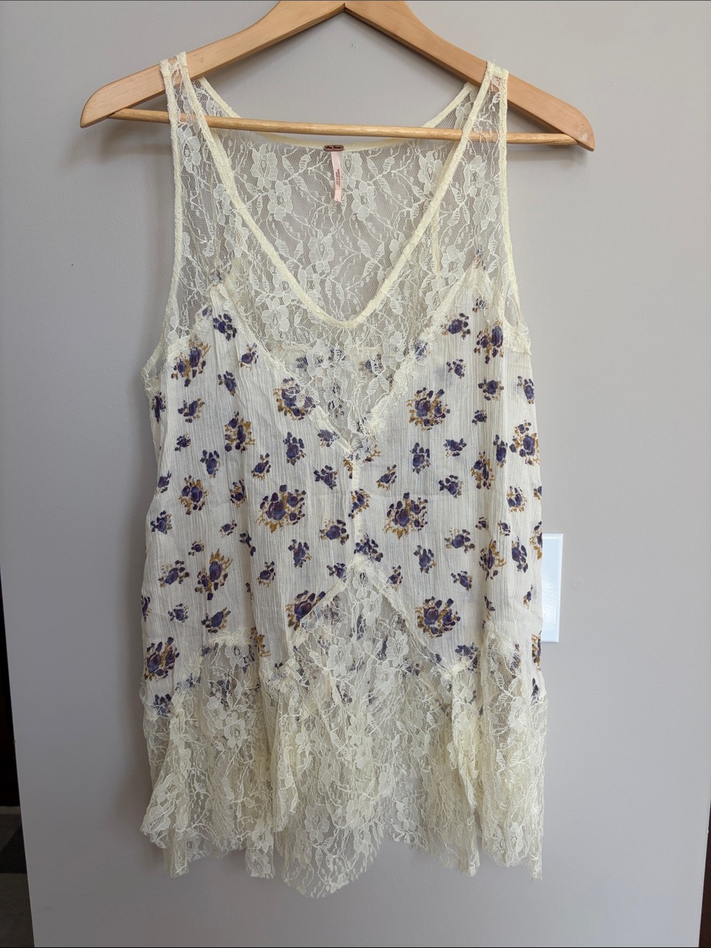 Free People Cream Lace Floral V-Neck Tank